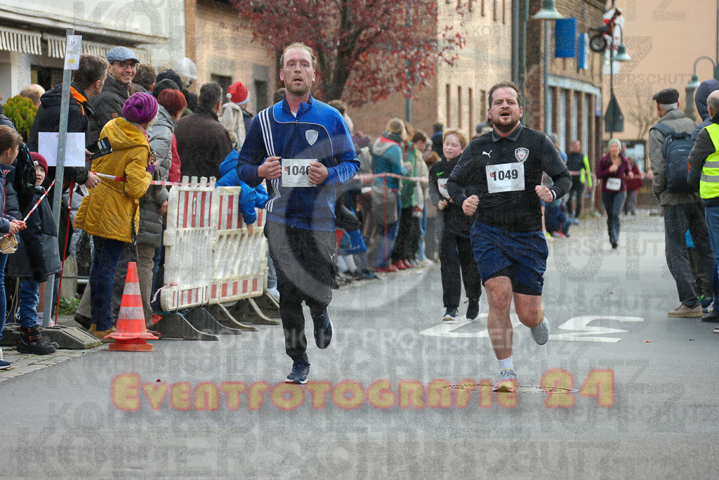 221127_1053_EX1_1170 | Sportfotografie im Rhein-Sieg Kreis, Köln, Bonn, NRW, Rheinland Pfalz, Hessen, etc. Unser Tätigkeitsfeld umfasst den Laufsport vom Volkslauf über den Marathon, Duathlon, Triathon bis zum Ultralauf wie Kölnpfad Ultra oder Schindertrail.