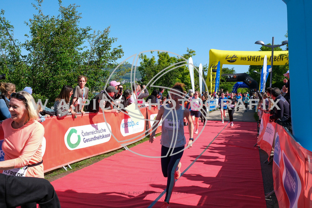 ..... | LINZ,AUSTRIA,27.April 24, Int. 3 Brückenlauf Linz  , Image shows: Photo: WAPICS / Michael ring