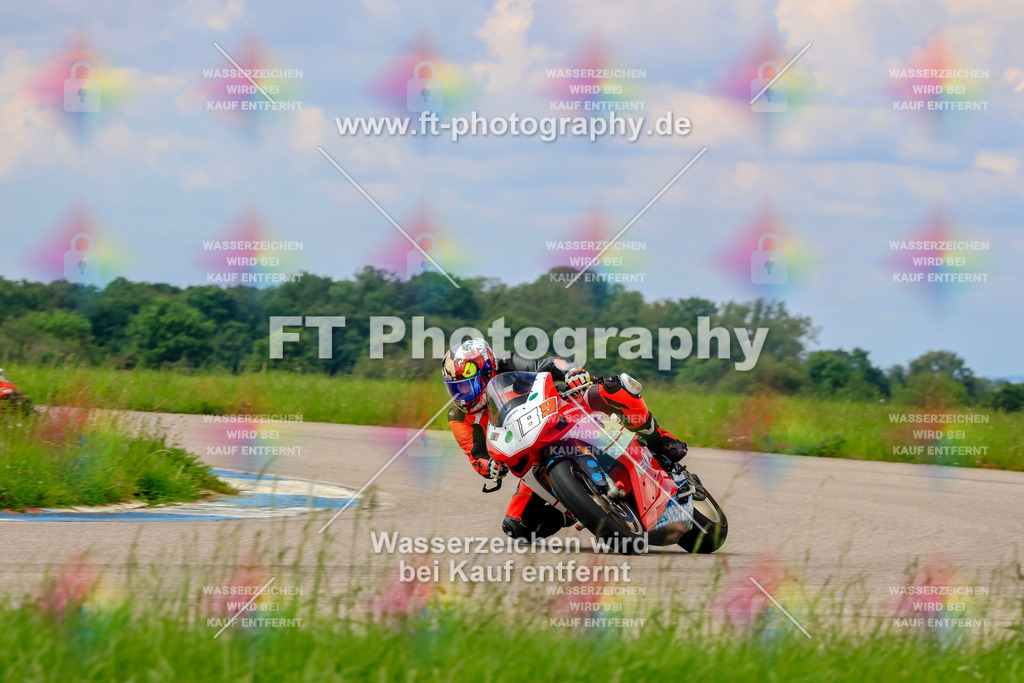 MotoTeam-1154 | Hier findet Ihr Bilder von Touristenfahrten auf der Nürburgring Nordschleife oder von anderen Veranstaltungen die ich besucht habe. Viel Spass beim Durch Schauen 