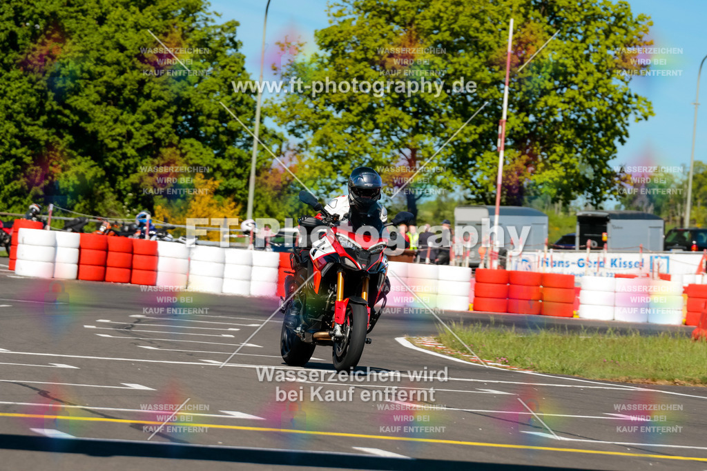 Moto-TeamOBK-21552 | Hier findet Ihr Bilder von Touristenfahrten auf der Nürburgring Nordschleife oder von anderen Veranstaltungen die ich besucht habe. Viel Spass beim Durch Schauen 