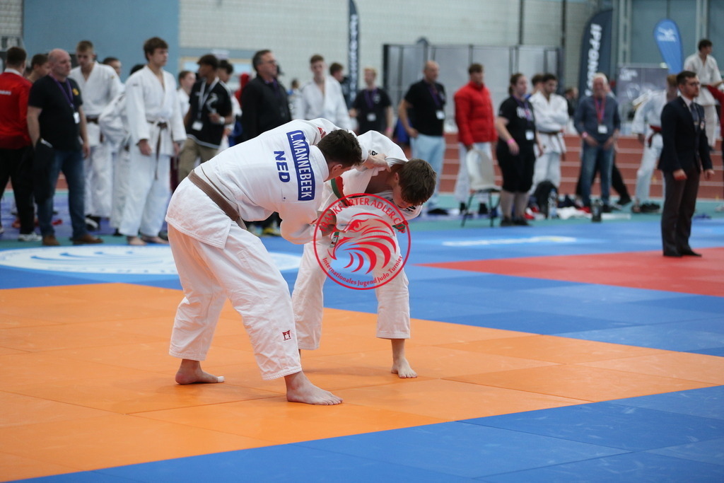 AT3Y0626 | Fotos vom Adler Cup - Pictures from Adler Cup

Hier findet Ihr alle Eindrücke und großen Momente der Adler Cup Wochenenden. Here you will find all impressions and great moments of the Adler Cup weekends. - Realisiert mit Pictrs.com