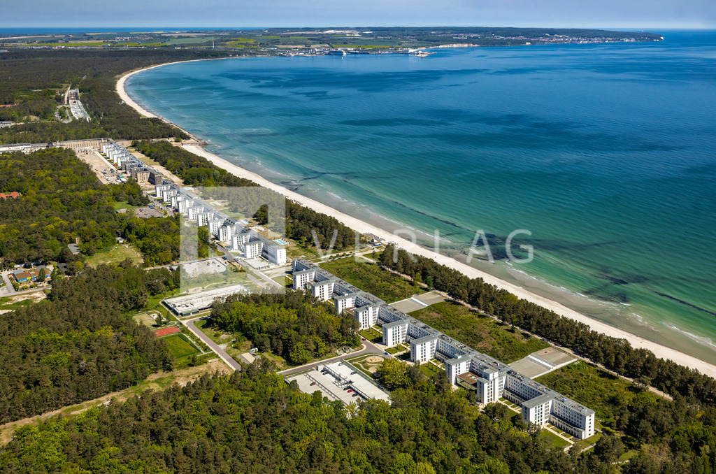 Wandbild-Prora-Luftbild-Ostsee-0U3A3382 | Das längste Gebäude Deutschlands steht in Prora auf der Insel Rügen - Realisiert mit Pictrs.com