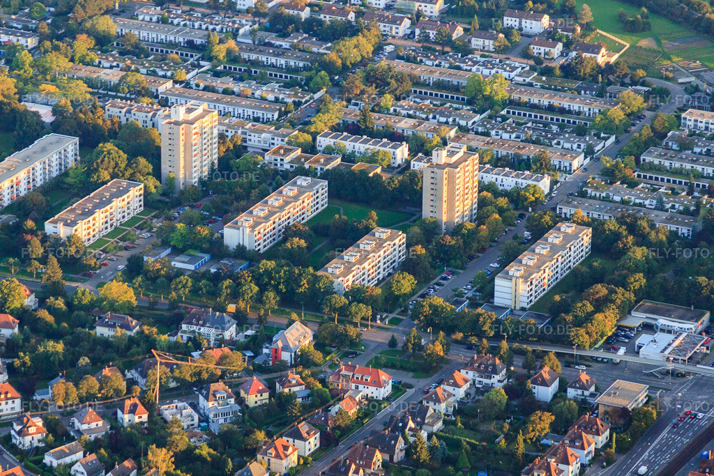 Luftbild: Wohnsiedlung an der Battstr im Ortsteil Rüppurr in Karlsruhe im Bundesland Baden-Württemberg in Deutschland. Foto: IMG_59937.jpg vom 24.09.2013 durch Werner Riehm/FLY-FOTO.de