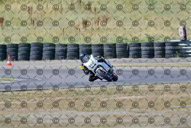 26bc03-0419 | markuskiefer.com - Realisiert mit Pictrs.com