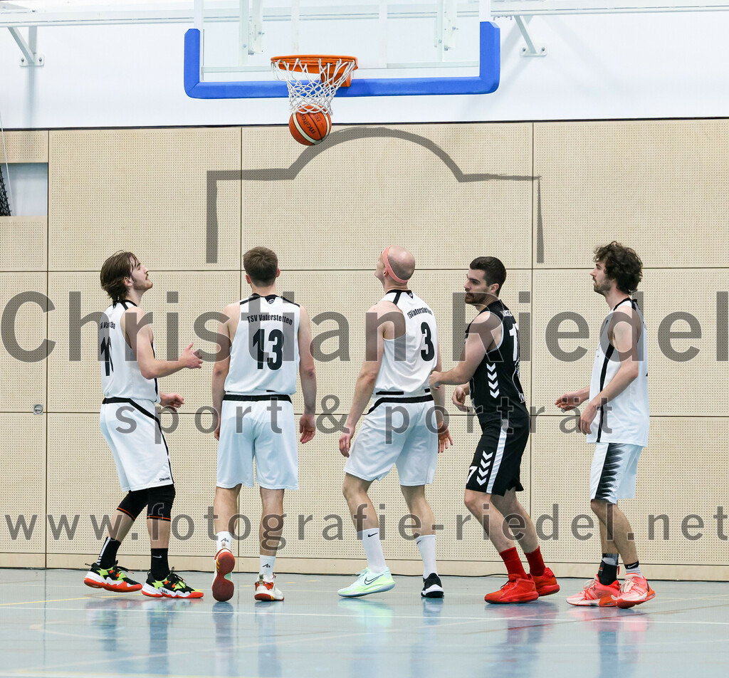 2023-03-26_067_TSV_Vaterstetten_gegen_Wacker_Knights_Burghausen | Vaterstetten, Deutschland, 26.03.2023:
Basketball, Bayernliga Herren Südost 2022 / 2023, 17. Spieltag, TSV Vaterstetten gegen Wacker Knights Burghausen, Endergebnis: 

Finn Liebig (TSV Vaterstetten, #10), Konstantin Huber (TSV Vaterstetten, #13), F. Sutur (TSV Vaterstetten, #3), Luca Maurice Kohll (TSV Vaterstetten, #7)

Foto: Christian Riedel / fotografie-riedel.net