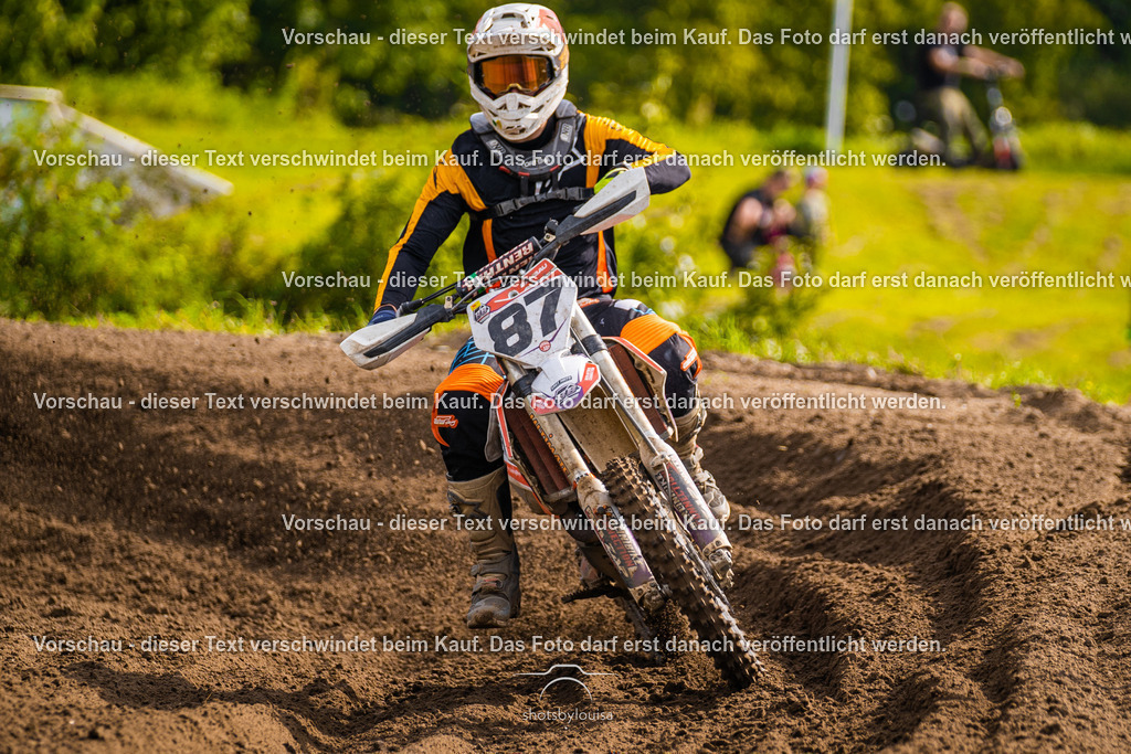 09_21_LM_Schenkenhorst-8366 | Sportfotografin aus Berlin-Brandenburg mit Fokus auf Motocross. Ich halte deine sportliche Leistung und echte Emotionen auf und neben der Strecke professionell fest. Entdecke die Fotos von deinem Rennen und bestelle sie direkt hier im Shop.