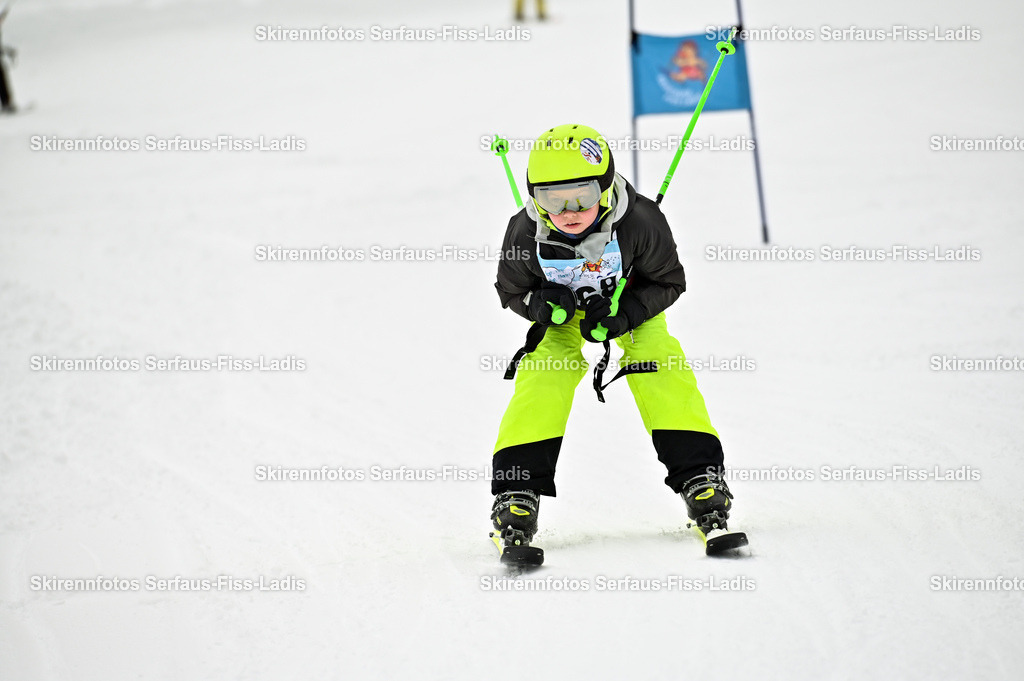 SRF_20.02.2026_0916 | Skirennfotos,Serfaus,Fiss,Ladis,Kinderskirennen,Winter,Tirol,Oberland,skirace,SFL,feelfree,weil wir's genießen,ski,Ski,skifahren,Sonnenplateau, - Realisiert mit Pictrs.com
