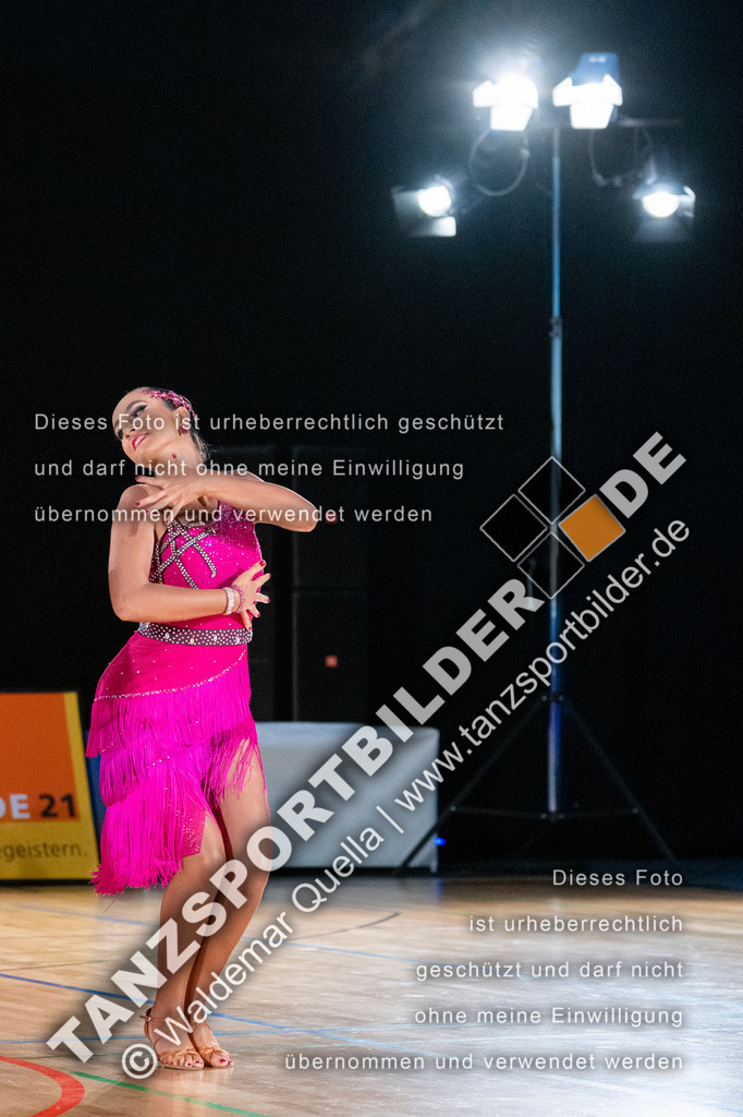 20250504-01166 | Hier finden Sie Tanz Bilder vom Latein und Standard Formationen tanzen. Sportbilder vom Tanzsport. Schöne Fotos und von Weltmeisterschaft, Europameisterschaft, Bundesliga, Regionalliga, Oberliga und Landesliga sowie von GOC Stuttgart, DanceComp, WM Bremen