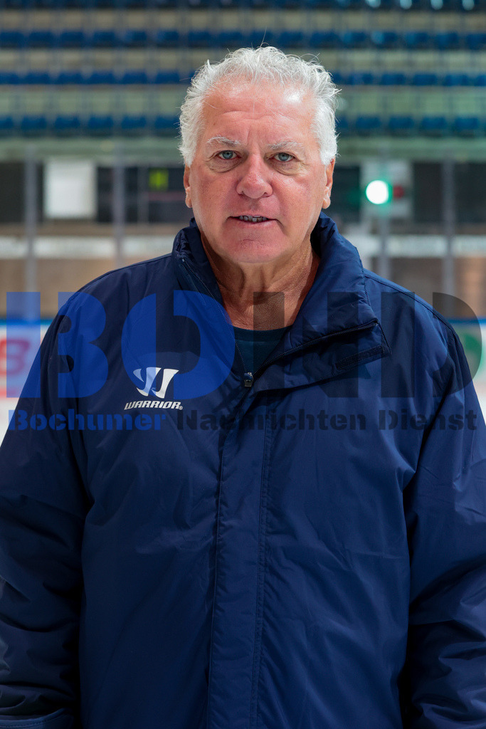 Deutsche Eishockey Liga (DEL): Iserlohn Roosters Teamshooting {date} -  | {headline}(Foto: Sebastian Sendlak / BOND) - Realisiert mit Pictrs.com