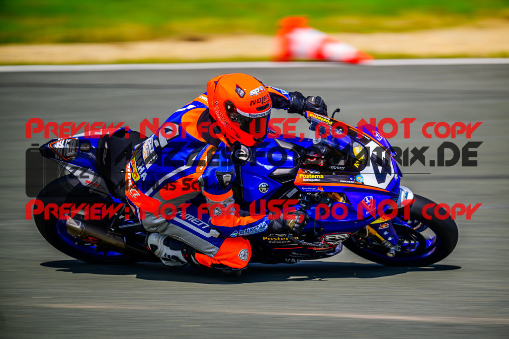 MaZZes_FotoMatrix_240728_6007705_7278 | STK