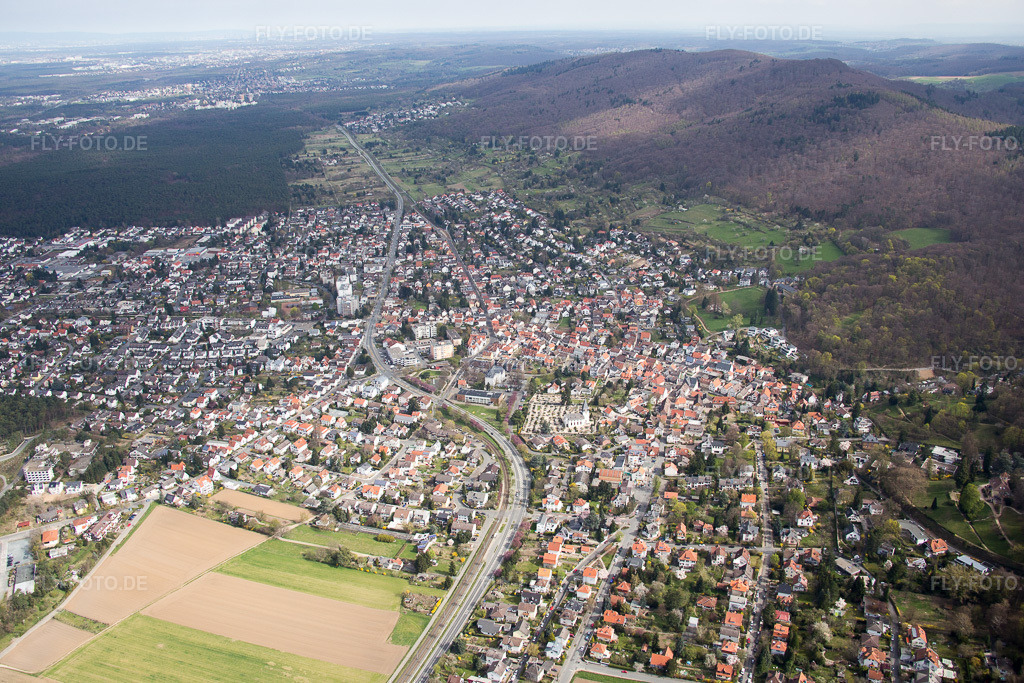 Luftbild: Ortsansicht im Ortsteil Jugenheim an der Bergstrasse in Seeheim-Jugenheim im Bundesland Hessen in Deutschland. Foto: IMG_077195.jpg vom 12.04.2015 durch Werner Riehm/FLY-FOTO.de
