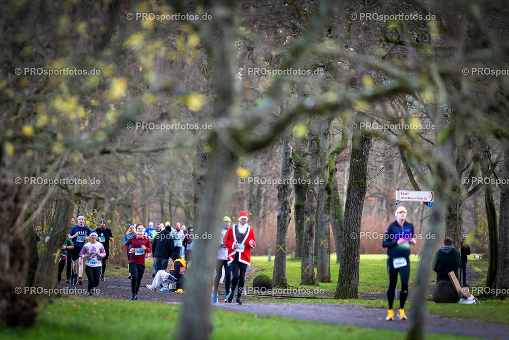 Bonner Nikolauslauf in Bonn, 08.12.2024 | Impressionen vom Bonner Nikolauslauf am 08.12.2024 in Bonn (Freizeitpark Rheinaue). Foto: BEAUTIFUL SPORTS/Axel Kohring