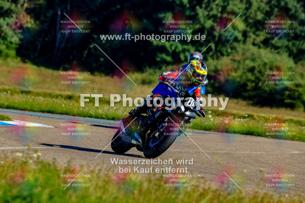 010-1830 | Hier findet Ihr Bilder von Touristenfahrten auf der Nürburgring Nordschleife oder von anderen Veranstaltungen die ich besucht habe. Viel Spass beim Durch Schauen 