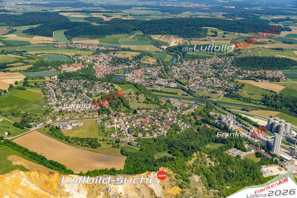 Die Luftaufnahme Stadelhof - Harburg wurde 2022 vom Flugzeug aus (keine Drohne) erstellt. Hohe Auflösung -für große Poster und Wandbilder geeignet - Garantiert!