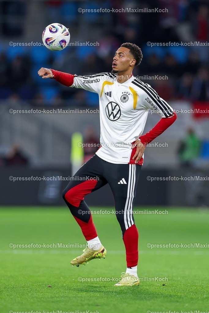 DFB14112501049 | 14.11.2025, Fußball, Länderspiel, WM-Qualifikation Europa, Deutschland - Luxemburg, Stade de Luxembourg (Croix de Gasperich, Luxemburg), 9. Spieltag, Saison 2025 2026: Felix Nmecha (GER #13)  Regulations prohibit any use of photographs as image sequences and or quasi-video.