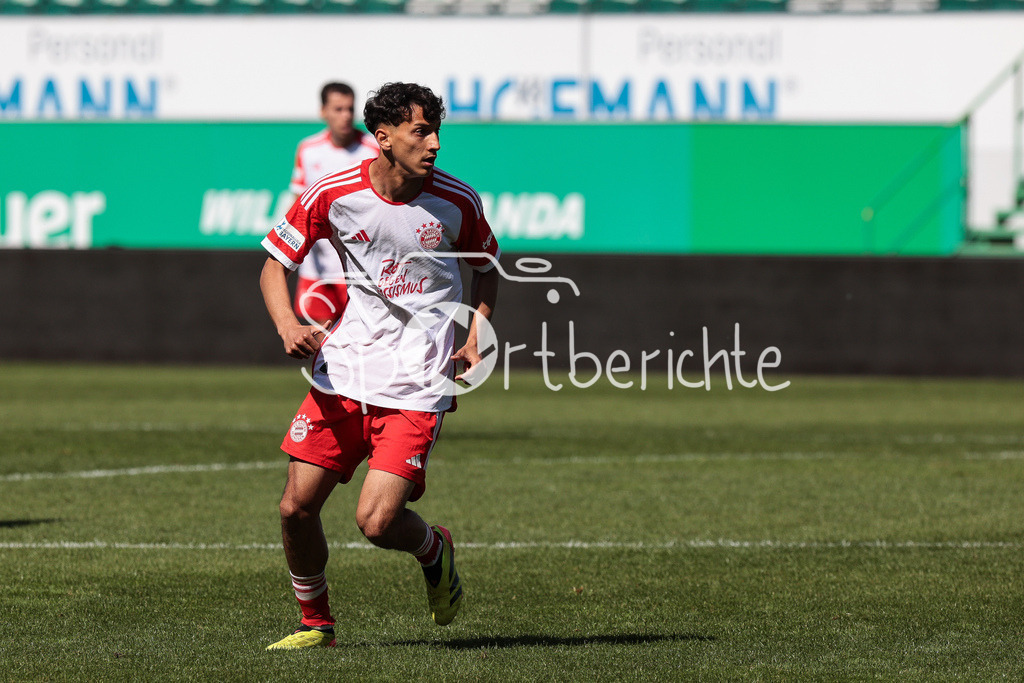 SpVgg Greuther Fürth II - FC Bayern Amateure | im Bild Mudaser SADAT (FCB #44) in Aktion / Freisteller / Einzelfoto