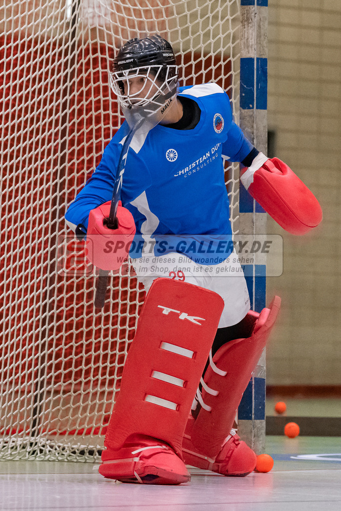 HK_20230113_102629 | 1. Bundesliga ( Halle ) Herren Crefelder HTC - DSD Düsseldorf am 13.1.2023 Crefelder HTC  ( CHTC ) Halle Glockenspitz , Krefeld , Joshua Onyekwue Nnaji Torwart ( Crefelder HTC #29 )