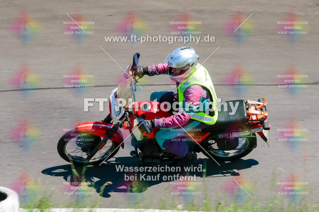 Moto-TeamOBK-22425 | Hier findet Ihr Bilder von Touristenfahrten auf der Nürburgring Nordschleife oder von anderen Veranstaltungen die ich besucht habe. Viel Spass beim Durch Schauen 