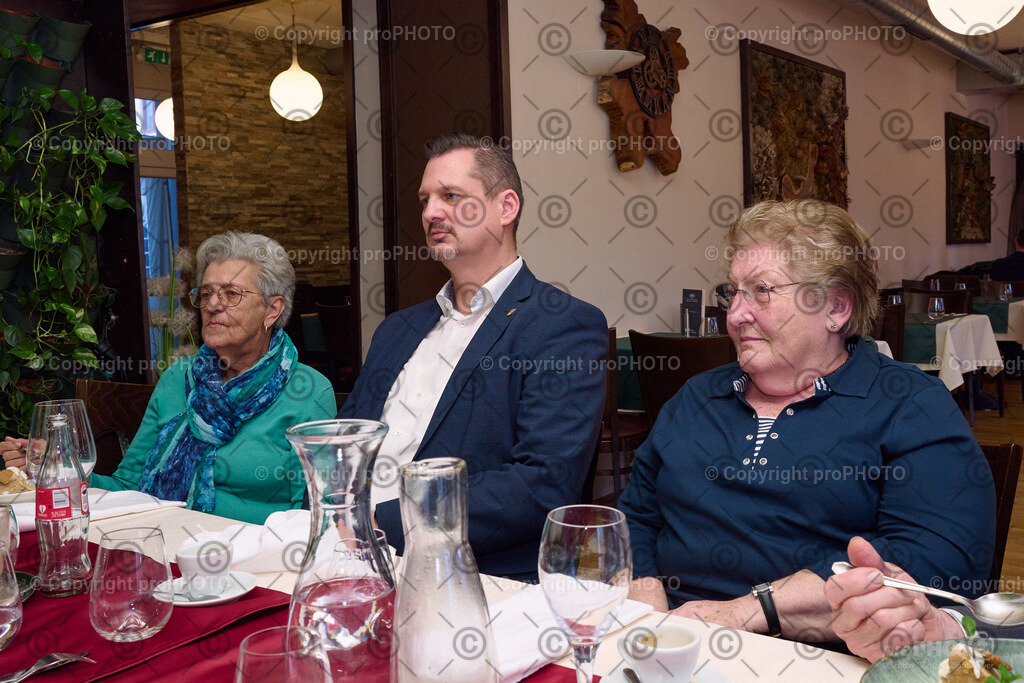 050_2026_60-Hochzeitstag-Wenzel_NZ9_6769 | proPHOTO - Realisiert mit Pictrs.com