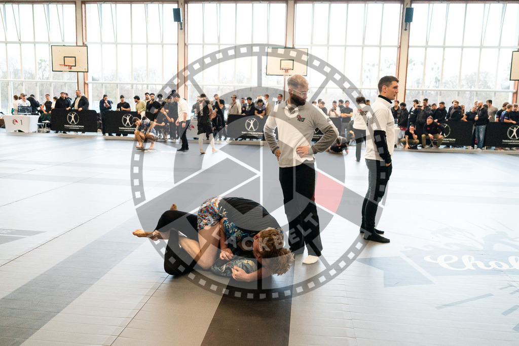 20251129PBB8162 | Fighters compete during the luta livre competition ILLCS XI winter edition on November 29, 2025 in Hannover, Germany.