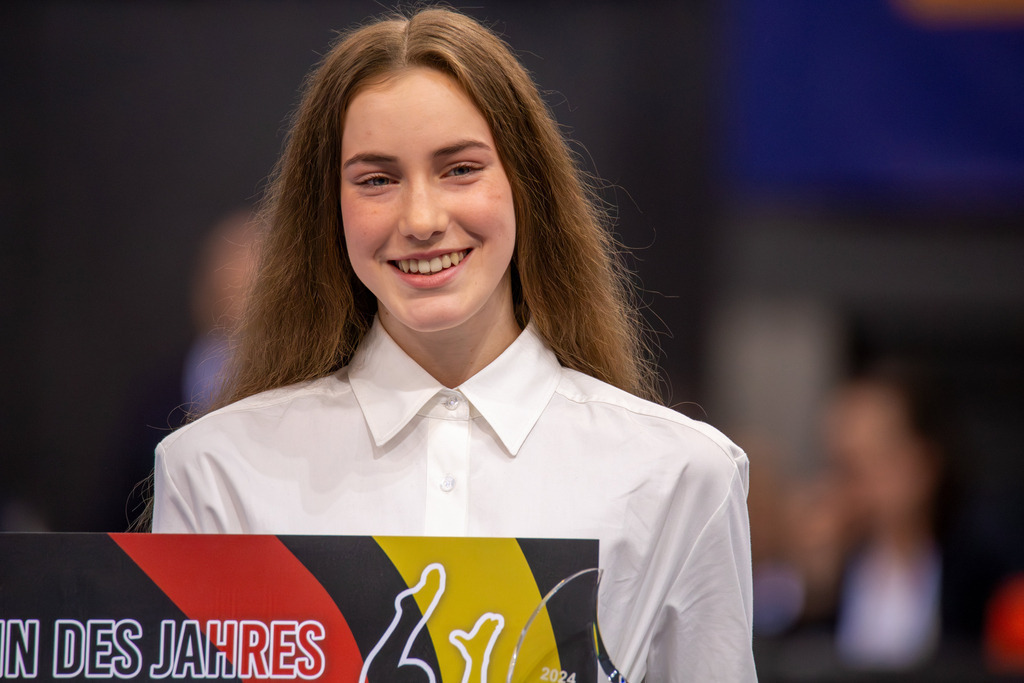 EnBW DTB-Pokal Stuttgart 2025, Mixed Cup***Darja Varfolomeev, Olympiasiegerin in der rhythmischen Sportgymnastik in Paris 2024, wird zur Turnerin des Jahres 2024 geehrt | EnBW DTB-Pokal Stuttgart 2025, Mixed Cup***Darja Varfolomeev, Olympiasiegerin in der rhythmischen Sportgymnastik in Paris 2024, wird zur Turnerin des Jahres 2024 geehrt - Realisiert mit Pictrs.com