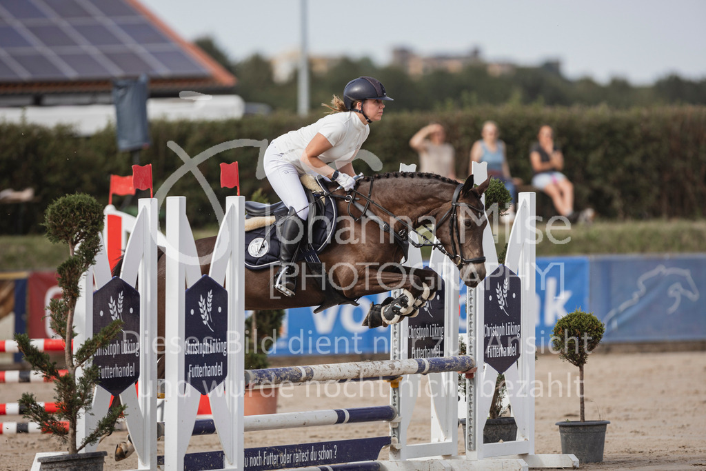 240629_LüPfSpTa_Stil-E-403 | Deine schönsten Turniermomente als professionelle Fotos! Entdecke hochwertige Pferdesport-Fotografie im Online-Shop. Jetzt Fotos finden & bestellen!