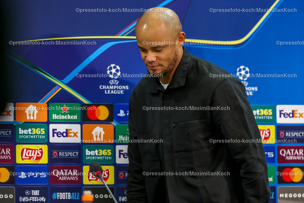 UCL10122401113 | 10.12.2024, Fußball, UEFA Champions League, Schachtar Donezk - FC Bayern München, Arena AufSchalke Gelsenkirchen, 8. Spieltag Saison 2024 2025: Pressekonferenz nach dem Spiel mit den Trainern - Trainer Vincent Kompany (Cheftrainer Bayern)DFB regulations prohibit any use of photographs as image sequences and or quasi-video.