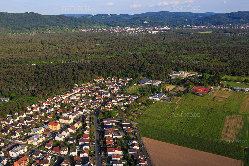 Luftbild: Seeheimer Straße in Pfungstadt im Bundesland Hessen in Deutschland. Foto: IMG_088427.jpg vom 17.05.2016 durch Werner Riehm/FLY-FOTO.de