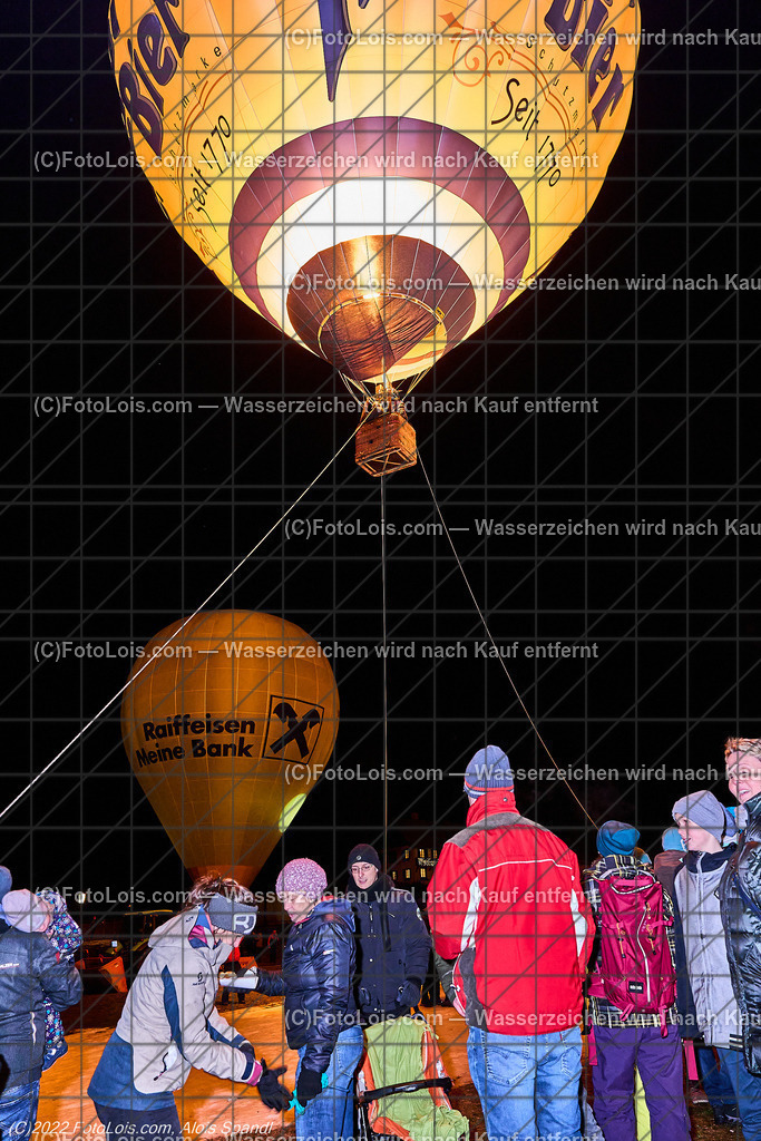 ALP0561_Nacht der Ballone_Lackenhof | (C)FotoLois.com, Alois Spandl, 'Nacht der Ballone' des Ballonclub ÖTSCHERLAND in Lackenhof/Weitental, gemeinsame Veranstaltung mit Tourismusverband ÖTSCHER, Mi 28. Dezember 2022.