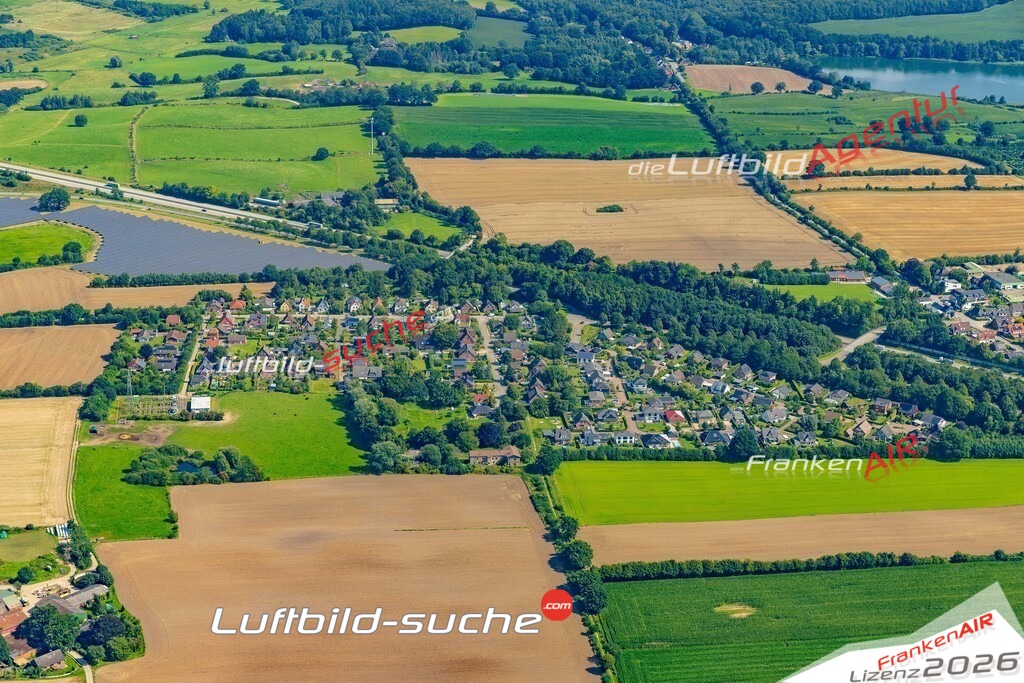 Luftbild Stolpe - Die Luftaufnahme wurde 2025 vom UL-Flugzeug heraus erstellt ( keine Drohne ) - Hochauflösende Luftaufnahme - für professionelle Ausdrucke geeignet. Die Geschenkidee !Hier alle&nbsp;Infos zur Lizenzierung der LuftaufnahmeWir fliegen auch dieses Jahr wieder in Ihre Region um Luftbilder zu erstellen.- Luftbild anfragen
