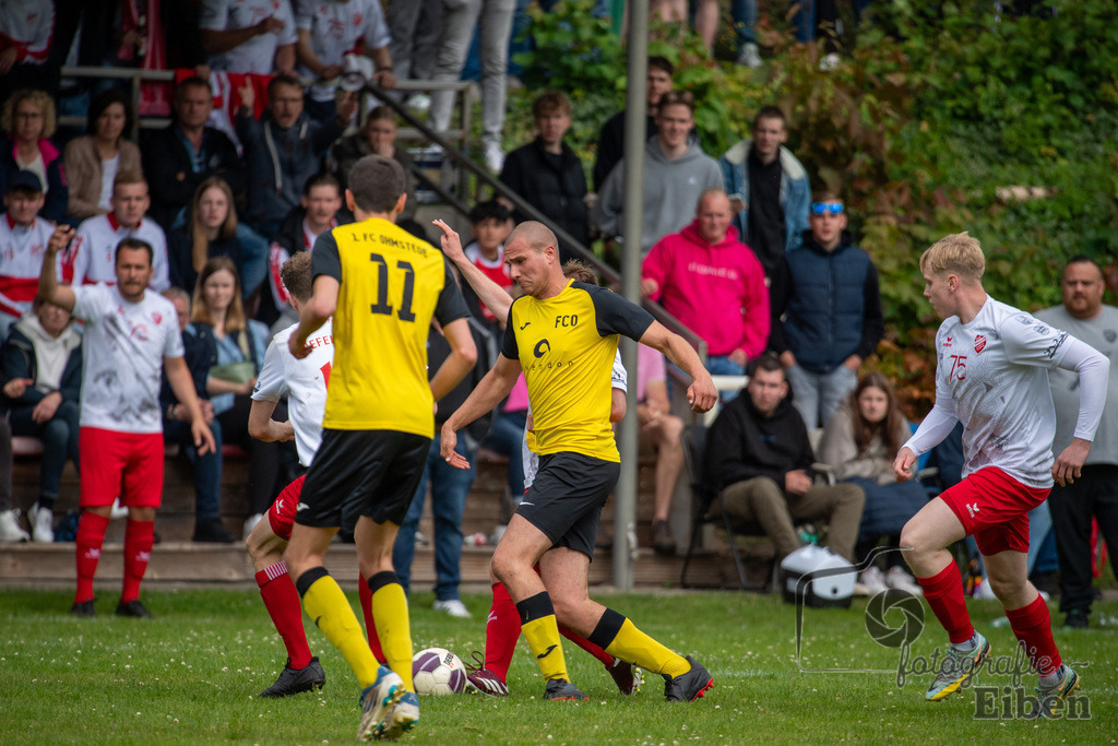 1. FC Ohmstede-SVE Wiefelstede | Herren Kreispokalfinale Jade-Weser-Hunte; 1.FC Ohmestede (gelb) - SVE Wiefelstede (weiß) am 16.06.2024; in Obenstrohe (Plaggenkrugstraße), Photo: Philip Eiben 2024 - Realisiert mit Pictrs.com