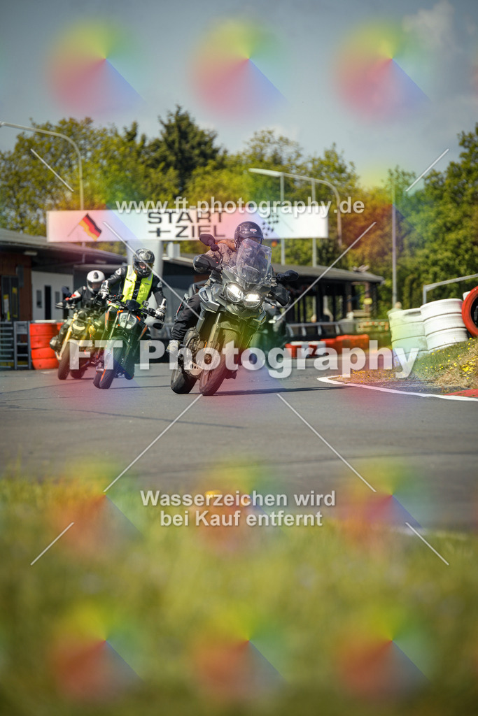 OBK_Mai_Justin_Uwe-10754 | Hier findet Ihr Bilder von Touristenfahrten auf der Nürburgring Nordschleife oder von anderen Veranstaltungen die ich besucht habe. Viel Spass beim Durch Schauen 