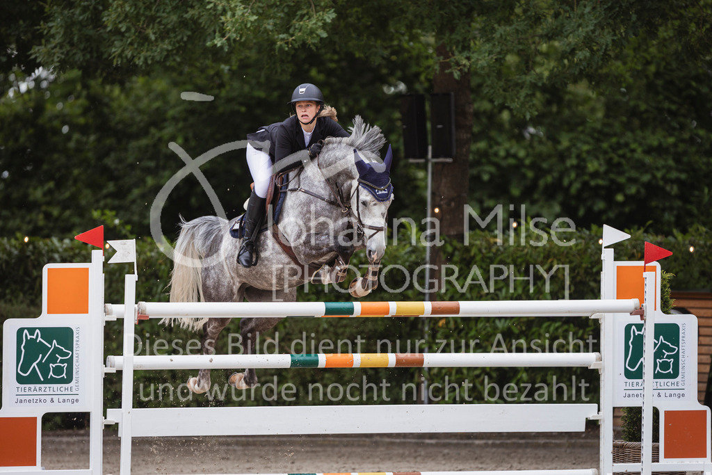 240614_Lemwerder_S1-Springen-525 | Deine schönsten Turniermomente als professionelle Fotos! Entdecke hochwertige Pferdesport-Fotografie im Online-Shop. Jetzt Fotos finden & bestellen!