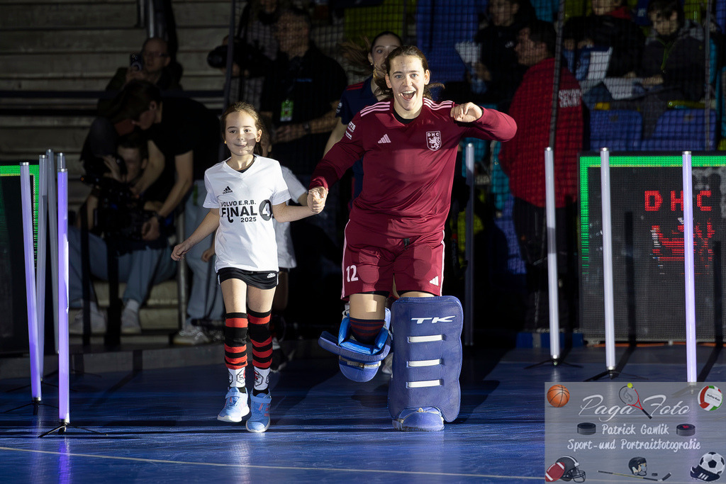 Volvo E.R.B. Final 4 Halbfinale Frauen: Mannheimer HC - Düsseldorfer HC, 25.01.2025 | Tizia Groß / Gross (Düsseldorfer HC #12), Mannheimer HC - Düsseldorfer HC, Frankfurt, Süwag Arena, 25.1.2025 - Realisiert mit Pictrs.com