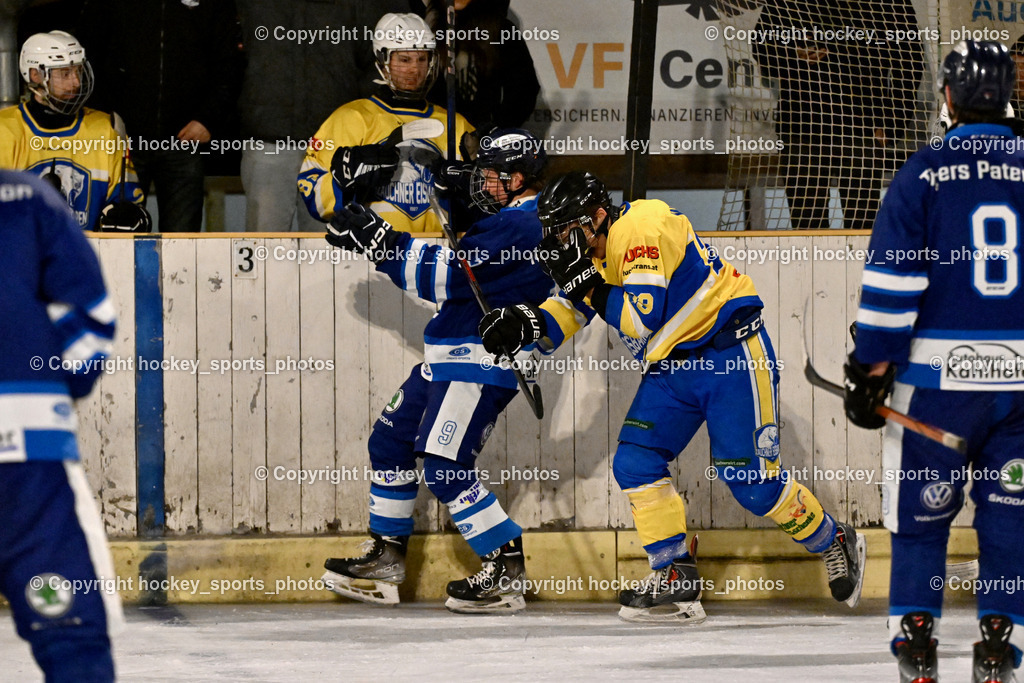 ELV Zauchen vs. EC Tigers Paternion  | #9 Gratzer Julian EC Tigers Paternion, #29 Wohlfahrt Philipp ELV Zauchen, ELV Zauchen vs. EC Tigers Paternion , ELV Zauchen vs. EC Tigers Paternion  am 02.01.2025 in Eisoval Zauchen (Stadthalle Villach), Austria, (Photo by Bernd Stefan)
