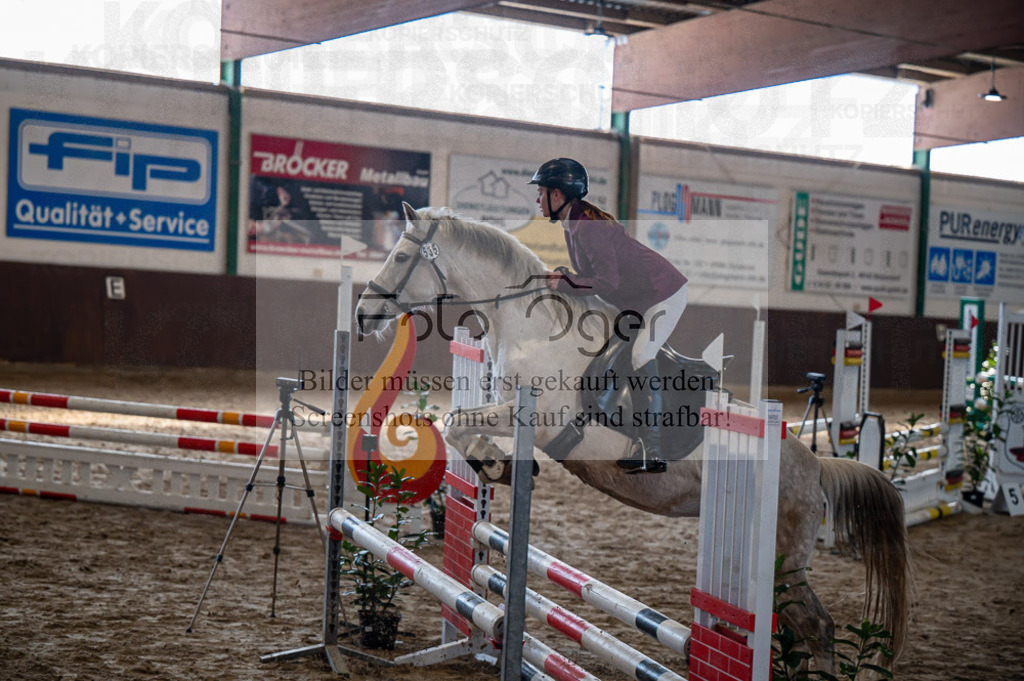 Hallenreittunier Voxtrup 2023 | Entdecke hochwertige Reitturnierfotos von Foto Oger. Professionell, emotional und authentisch – jetzt Lieblingsmomente im Shop bestellen.Deutschlandweite Turnierfotografie. - Realisiert mit Pictrs.com