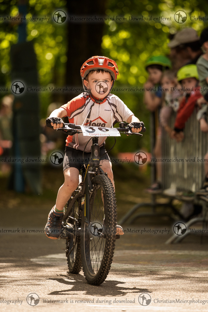 Eierlesen 2026 | Sie wurden bei einem Event oder Sportanlass fotografiert? Hier finden sie ihre Bilder! - Realisiert mit Pictrs.com
