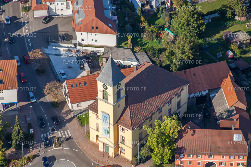 Ortsansicht | Luftbild: Ortsansicht im Ortsteil Langensteinbach in Karlsbad im Bundesland Baden-Württemberg in Deutschland. Foto: IMG_45159.jpg vom 21.09.2011 durch Werner Riehm/FLY-FOTO.de - Realisiert mit Pictrs.com