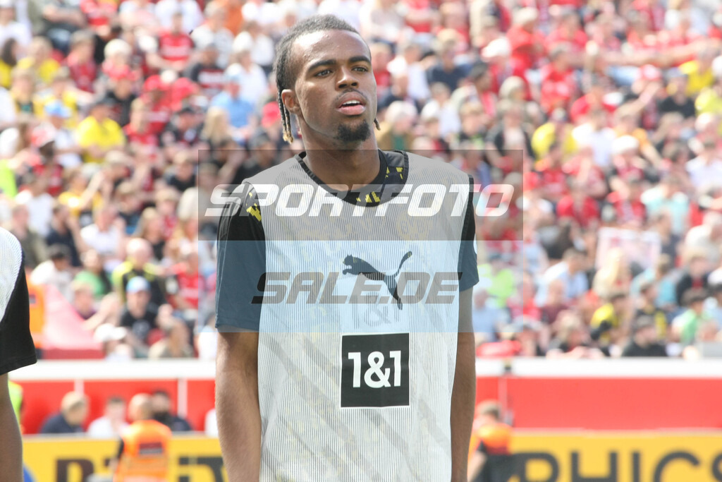 Bayer 04 Leverkusen - Borussia Dortmund | Carney Chukwuemeka - © Sportfoto-Sale (MK) - Realisiert mit Pictrs.com