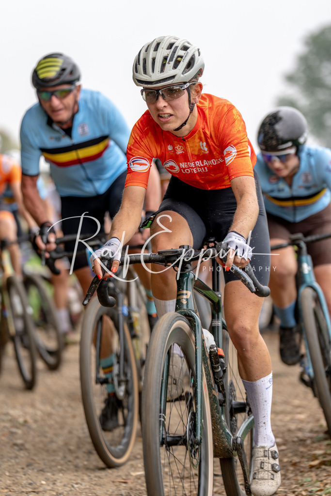 Ralf Eppink Photography 20251011_DSC00953 | Sportfotografie, Eventfotografie, Porträtfotografie, Radsport Fotograf, Triathlon Fotograf, Düsseldorf Fotograf, Köln Fotograf, Actionfotografie, Teamfotografie, Peoplefotografie, Business Portraits, Veranstaltungsfotografie, Reportagefotografie - Realisiert mit Pictrs.com