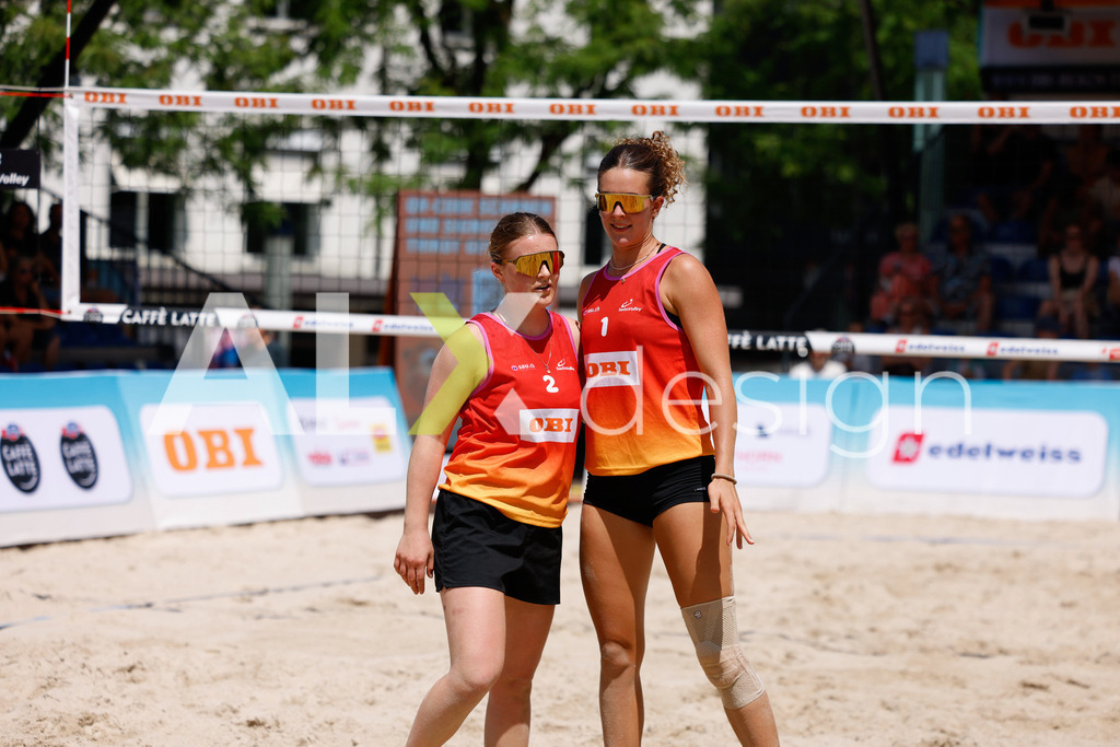 Obi BeachTour 2026 - Basel | BASEL, SWITZERLAND - JULY 17: ELIN SHANA KLUSER (SUI) and JASMIN SCHWAB (SUI) during the Obi BeachTour 2026 match between KLUSER / SCHWAB (SUI) and GERSON / SCHALTEGGER (SUI) at Barfüsserplatz on July 17, 2026 in Basel, Switzerland. - Realisiert mit Pictrs.com