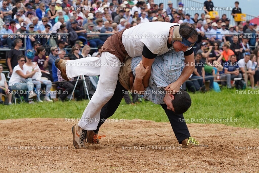49 | René Burch leidenschaftlicher Fotograf aus Kerns in Obwalden.  Hier finden sie Sport, Landschaft und Natur Fotografie.
 - Realisiert mit Pictrs.com
