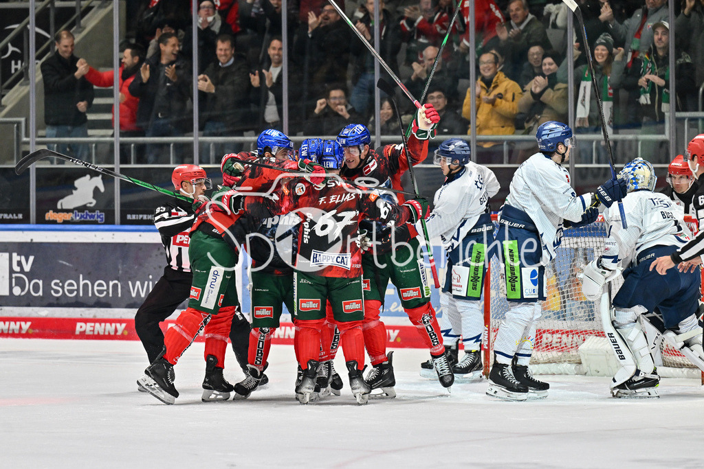 Augsburger Panther - Straubing Tigers | Jubel der Panther nach dem Treffer zum 2-0  durch Alexander OBLINGER (Augsburger Panther #50) / Torschuetze / Freude / Happy / Tor / DEL: Augsburger Panther - Straubing Tigers, Curt Frenzel Stadion am 29.11.2024