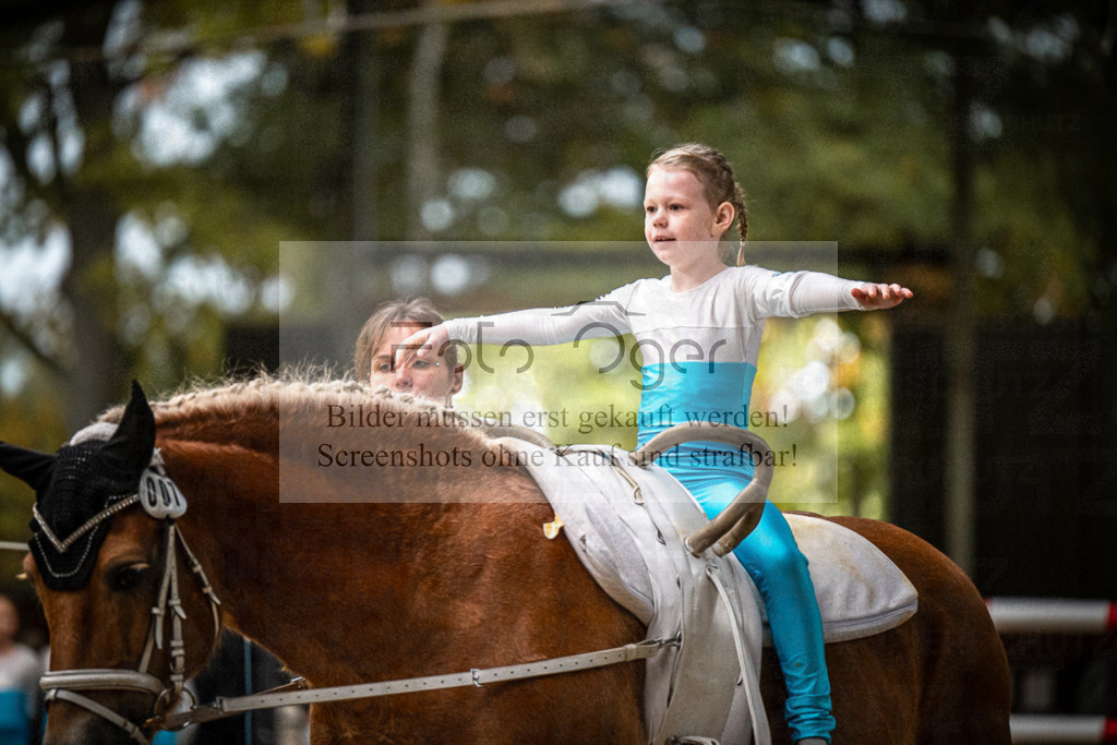 DOS_0138 | Entdecke hochwertige Reitturnierfotos von Foto Oger. Professionell, emotional und authentisch – jetzt Lieblingsmomente im Shop bestellen.Deutschlandweite Turnierfotografie. - Realisiert mit Pictrs.com