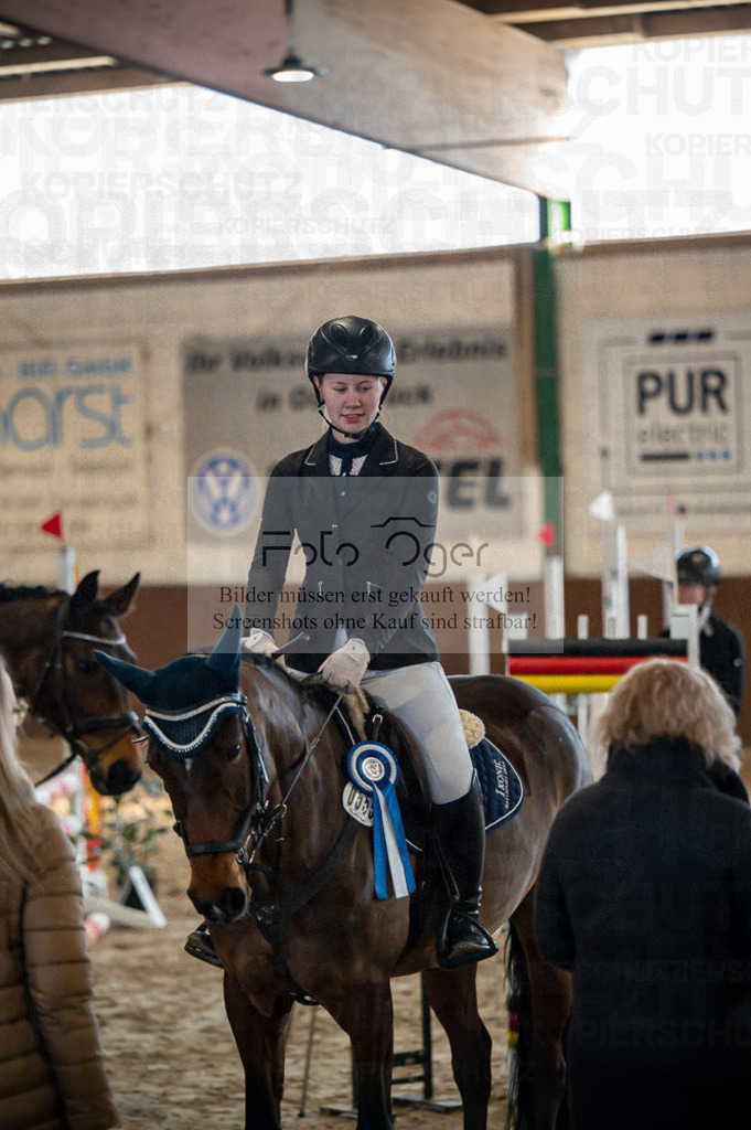 Hallenreittunier Voxtrup 2023 | Entdecke hochwertige Reitturnierfotos von Foto Oger. Professionell, emotional und authentisch – jetzt Lieblingsmomente im Shop bestellen.Deutschlandweite Turnierfotografie. - Realisiert mit Pictrs.com
