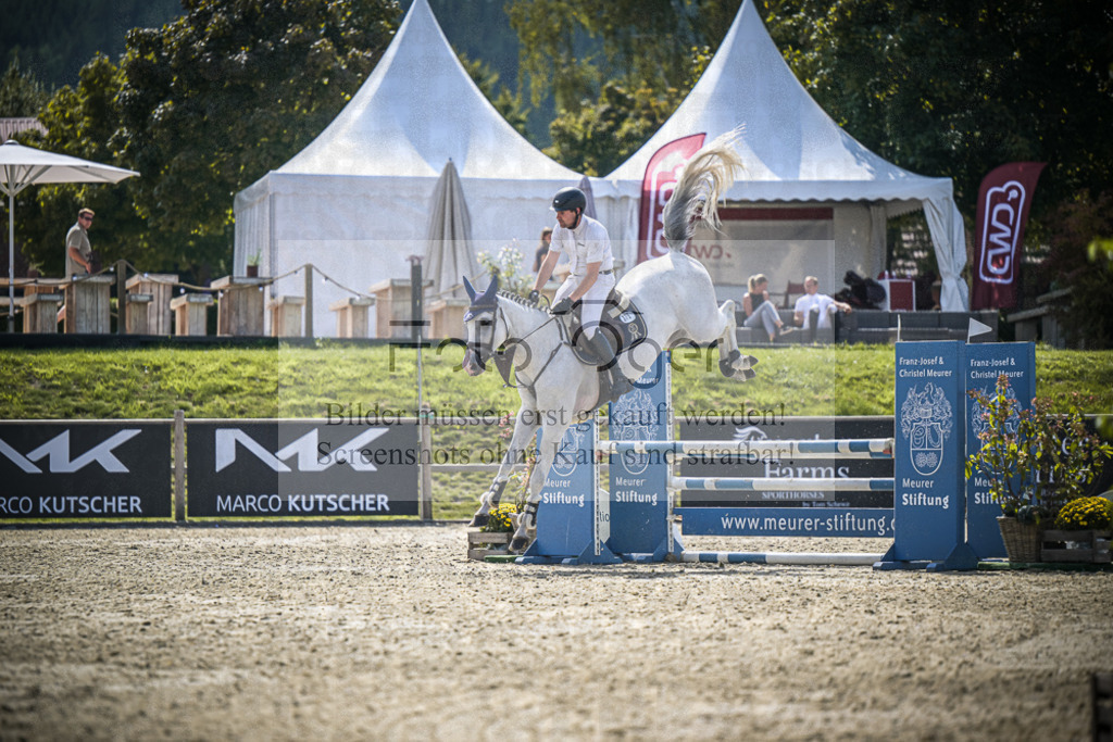 DOS_7914 | Entdecke hochwertige Reitturnierfotos von Foto Oger. Professionell, emotional und authentisch – jetzt Lieblingsmomente im Shop bestellen.Deutschlandweite Turnierfotografie. - Realisiert mit Pictrs.com