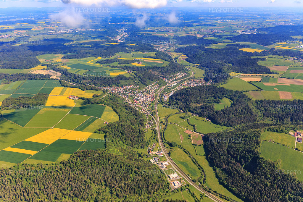 Luftbild: Ortsansicht von Süden in Epfendorf im Bundesland Baden-Württemberg in Deutschland. Foto: IMG_114515.jpg vom 30.05.2019 durch Werner Riehm/FLY-FOTO.de