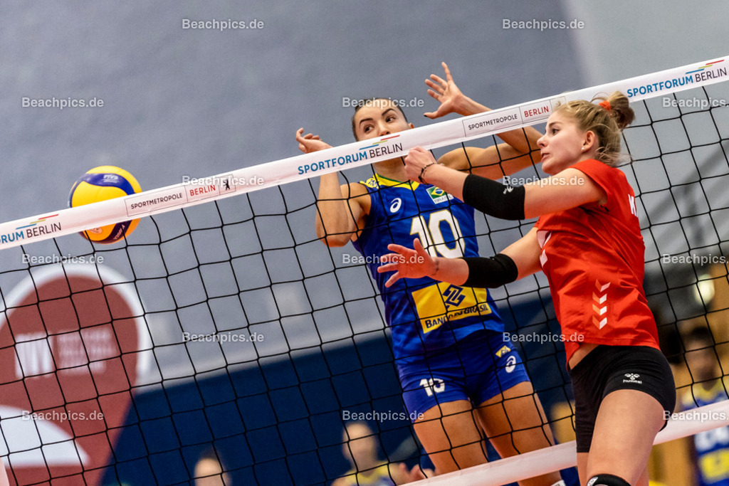 2022-00063278-Testspiel-Deutschland-Brasilien | Zuspiel pia KÄSTNER #2 (Zuspiel) GER,  17.09.2022; Berlin Foto: Gerold Rebsch - www.beachpics.de
