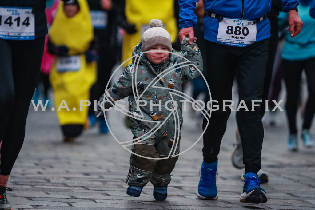 SILVESTERLAUF LINZ 25 | Linz, AUSTRIA, 31. Dezember 25, TRIRUN SILVESTERLAUF LINZ 25 , Image shows: 
Photo: WAPICS / BINDER Manuel