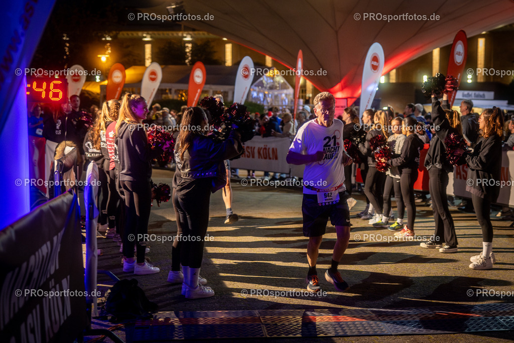 21. ASV Nachtlauf; Koeln, 08.05.24 | Impressionen vom 21. ASV Nachtlauf am 08.05.24 am Tanzbrunnen in Koeln. Foto: BEAUTIFUL SPORTS/Axel Kohring